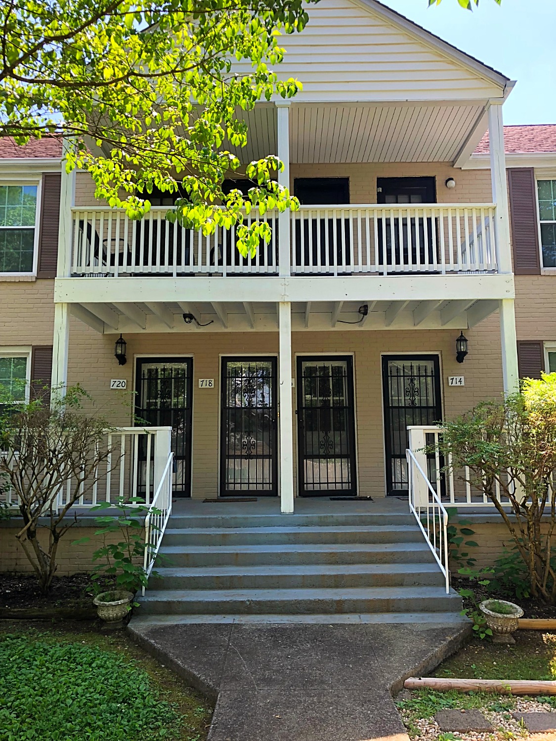 718 Lawrence Avenue